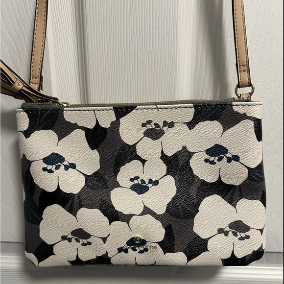 Liz Claiborne Handbags - Liz Claiborne Black and Cream Floral Crossbody Bag